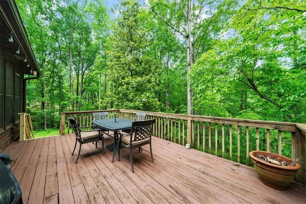 15 Bailey Street Whitesburg, GA 30185