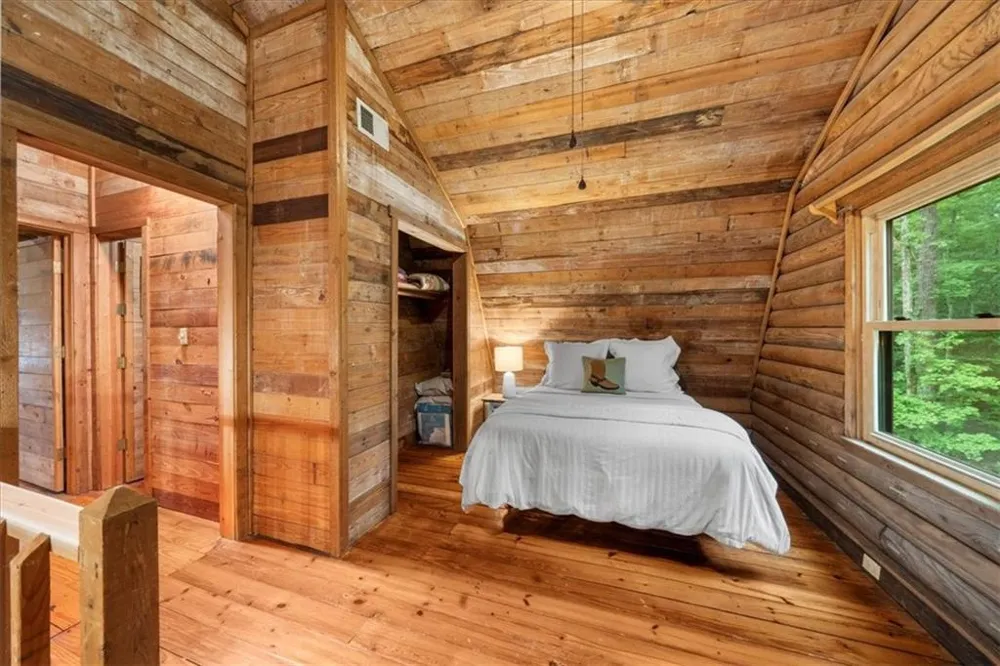 15 Bailey Street Whitesburg, GA 30185