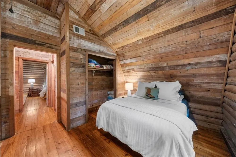 15 Bailey Street Whitesburg, GA 30185