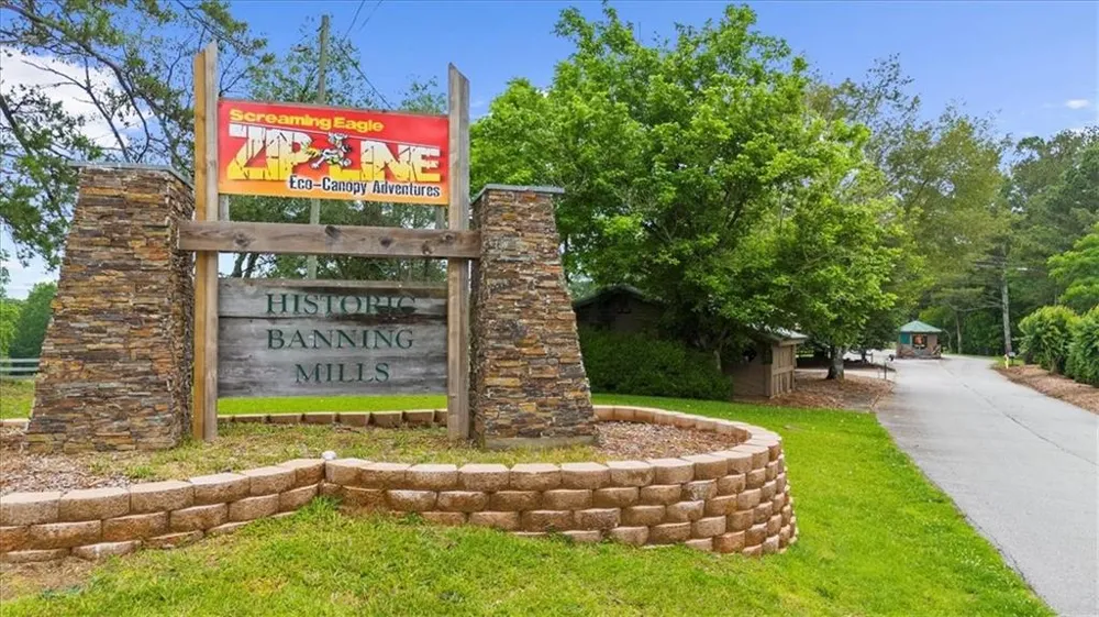 15 Bailey Street Whitesburg, GA 30185