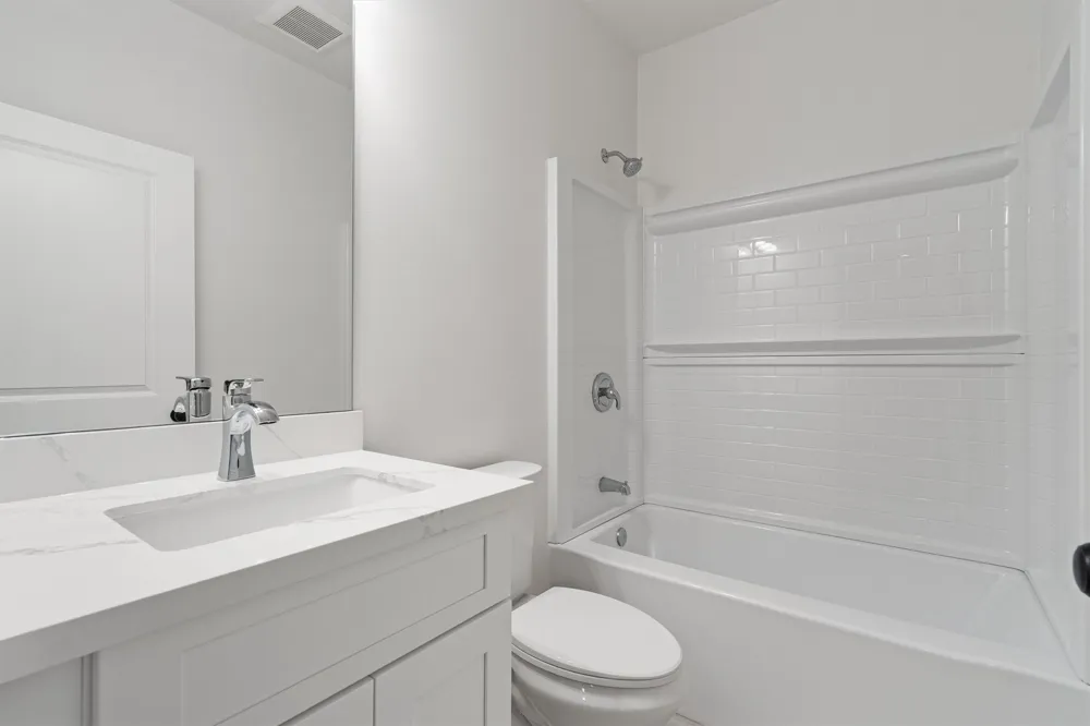 889 S Leon Giddings, TX 78942