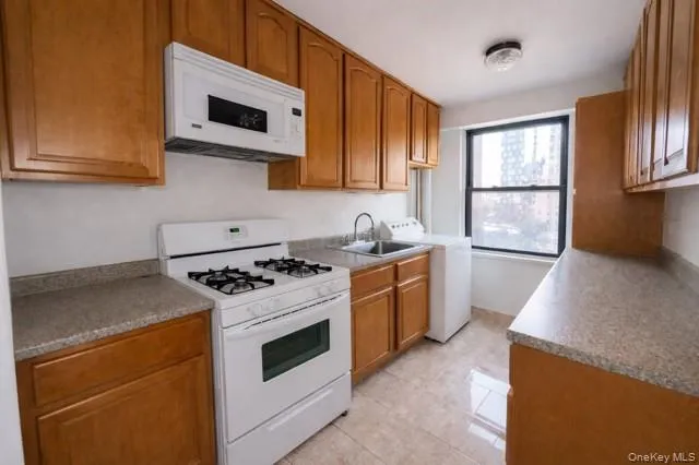 385 Grand Street #L904 New York (Manhattan), NY 10002