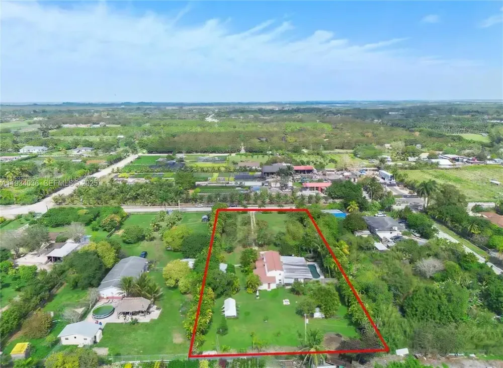 19810 SW 200th St Miami, FL 33187