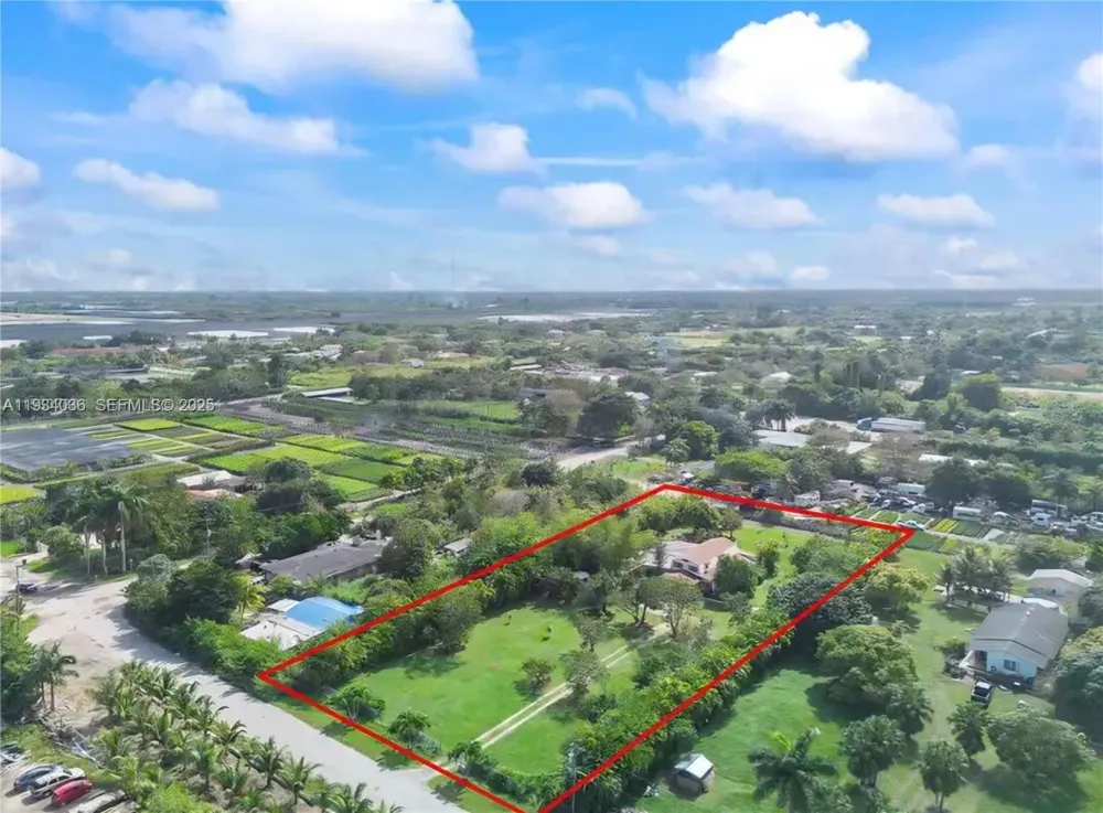 19810 SW 200th St Miami, FL 33187