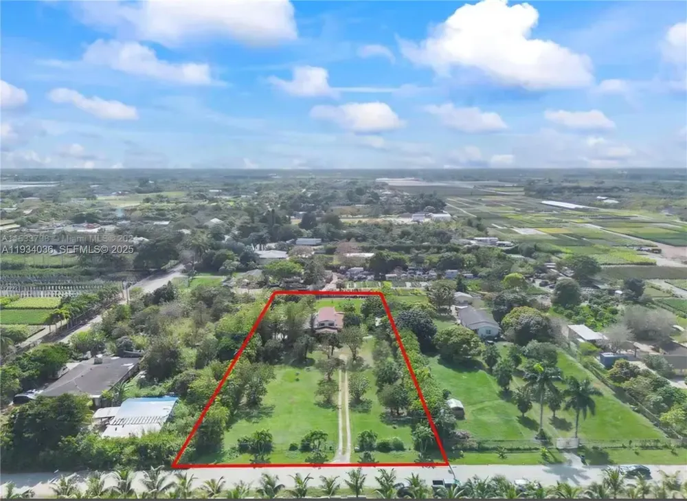 19810 SW 200th St Miami, FL 33187
