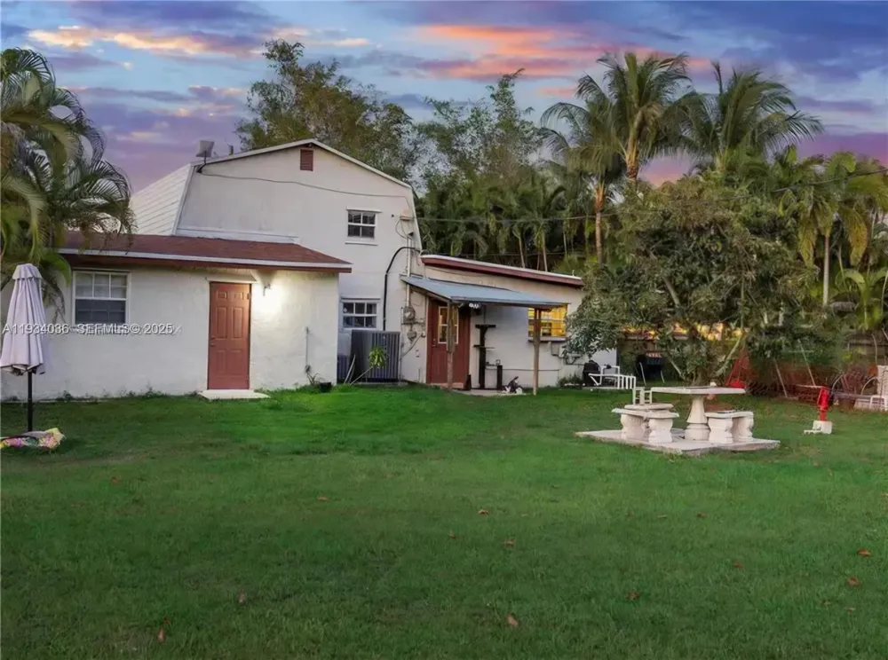 19810 SW 200th St Miami, FL 33187