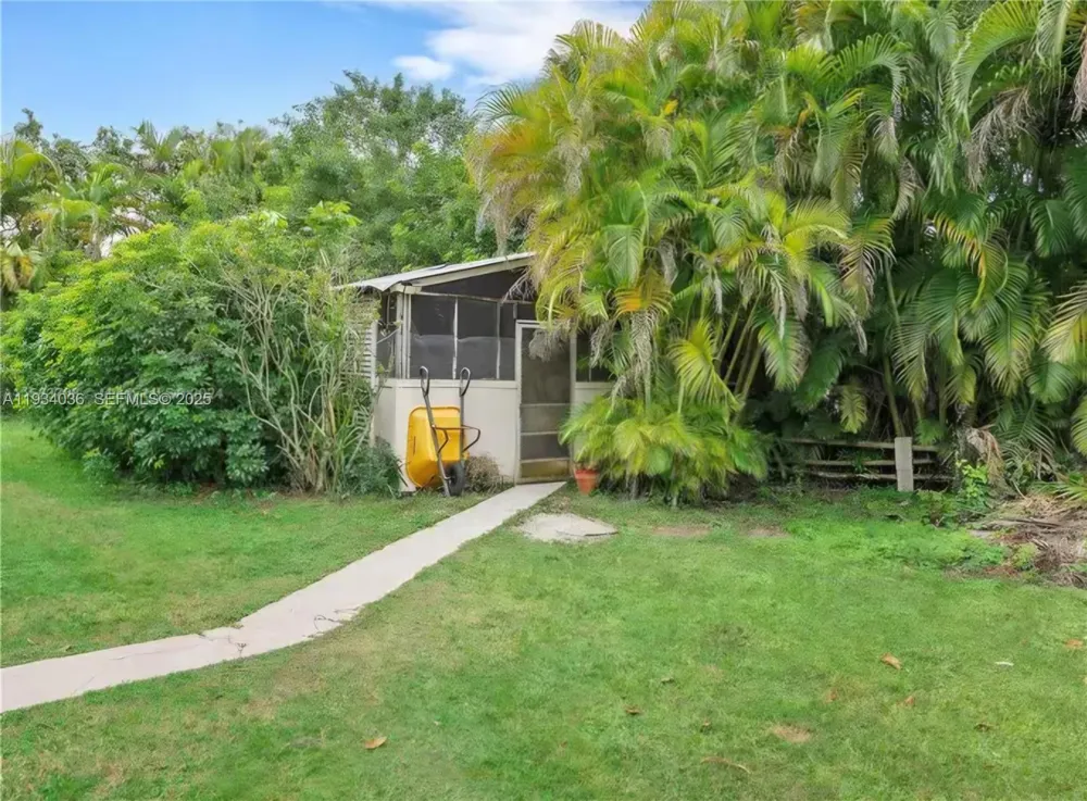 19810 SW 200th St Miami, FL 33187