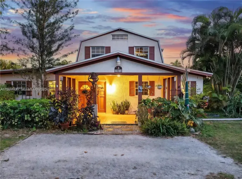 19810 SW 200th St Miami, FL 33187