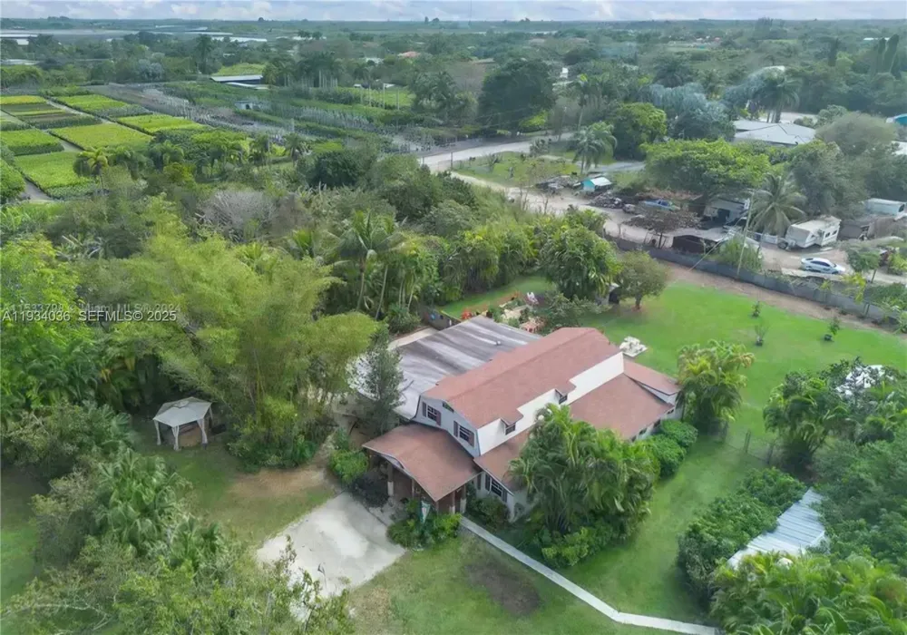19810 SW 200th St Miami, FL 33187