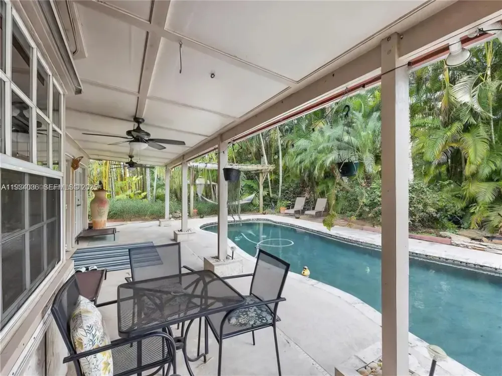 19810 SW 200th St Miami, FL 33187