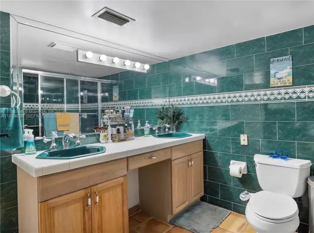 19810 SW 200th St Miami, FL 33187