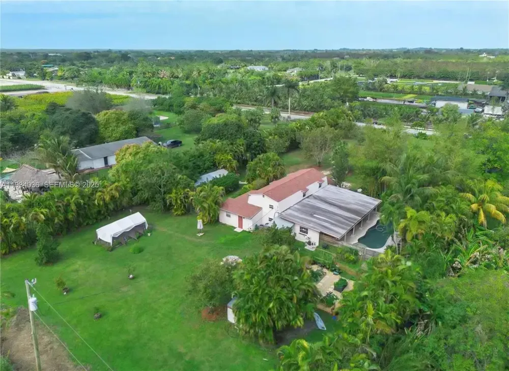 19810 SW 200th St Miami, FL 33187