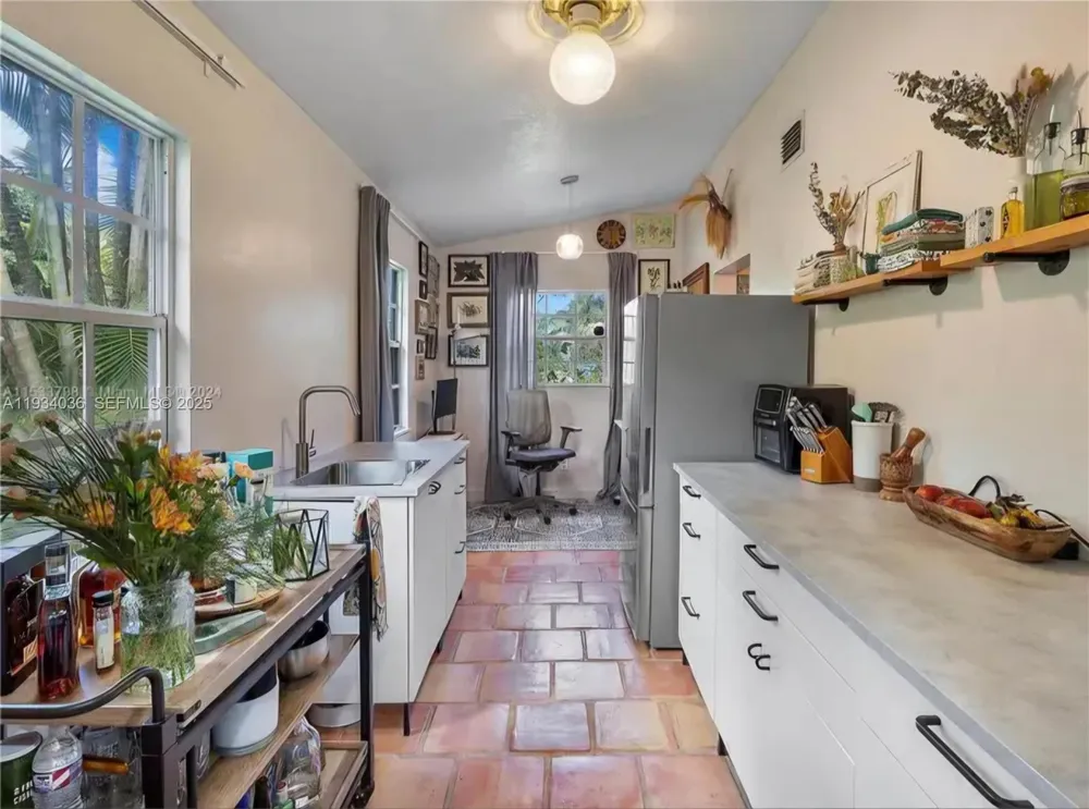 19810 SW 200th St Miami, FL 33187