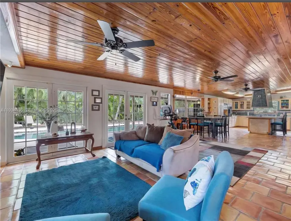 19810 SW 200th St Miami, FL 33187