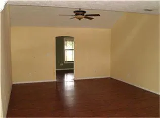 7626 Highway 60 Wallis, TX 77485