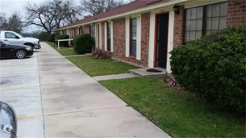 1311 Central Tx Expressway
