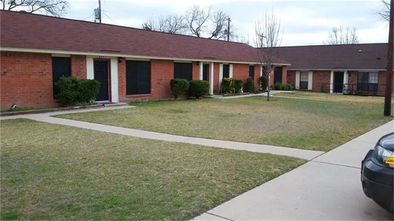 1311 Central Tx Expressway Lampasas, TX 76550