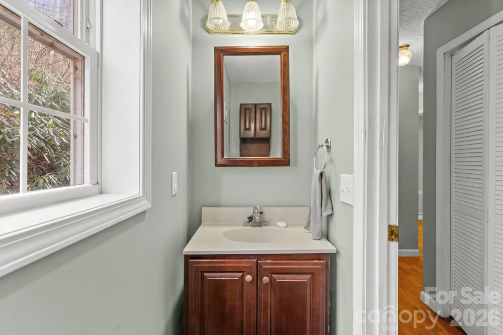 842 Grouse Road Clyde, NC 28721