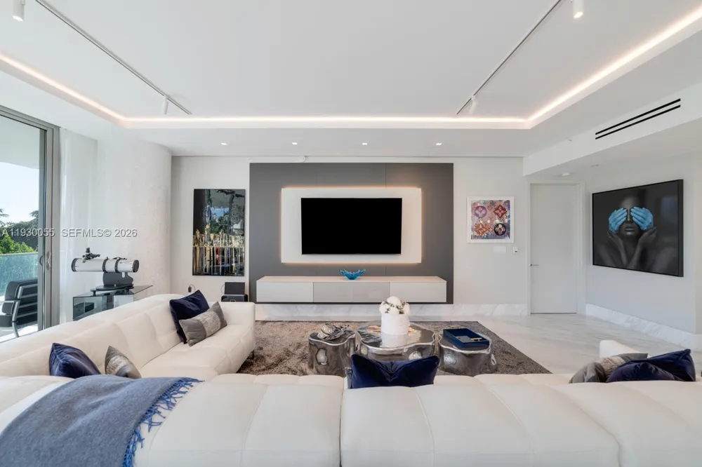 10203 Collins Ave #201 Bal Harbour, FL 33154
