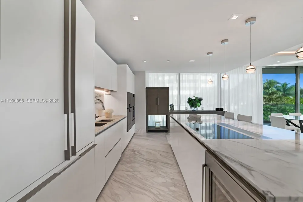 10203 Collins Ave #201 Bal Harbour, FL 33154
