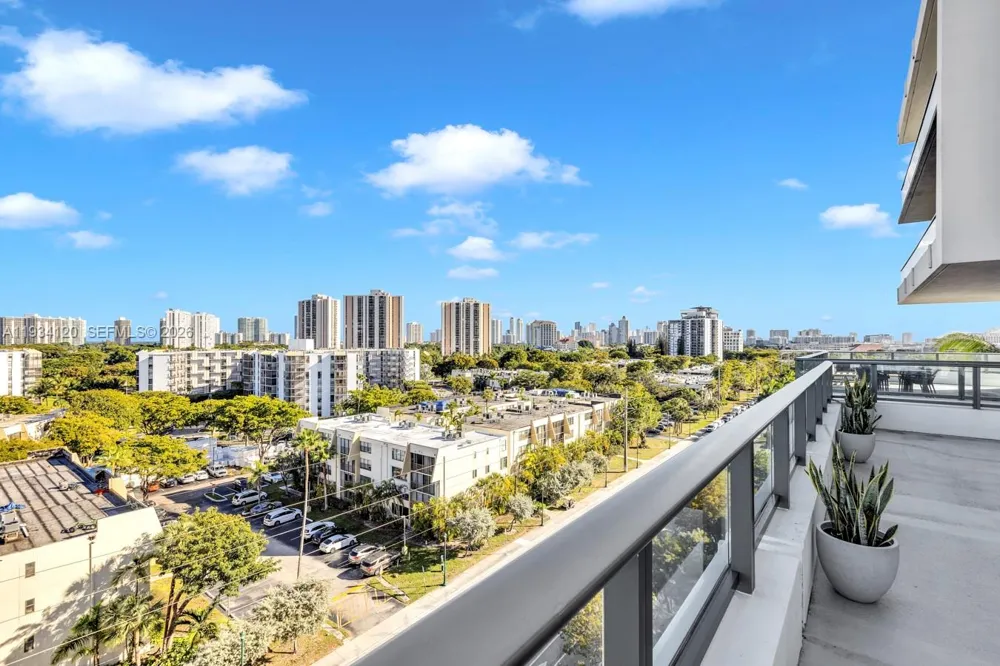 2960 NE 207 St #810 Aventura, FL 33180