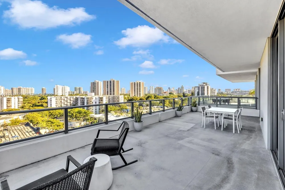 2960 NE 207 St #810 Aventura, FL 33180