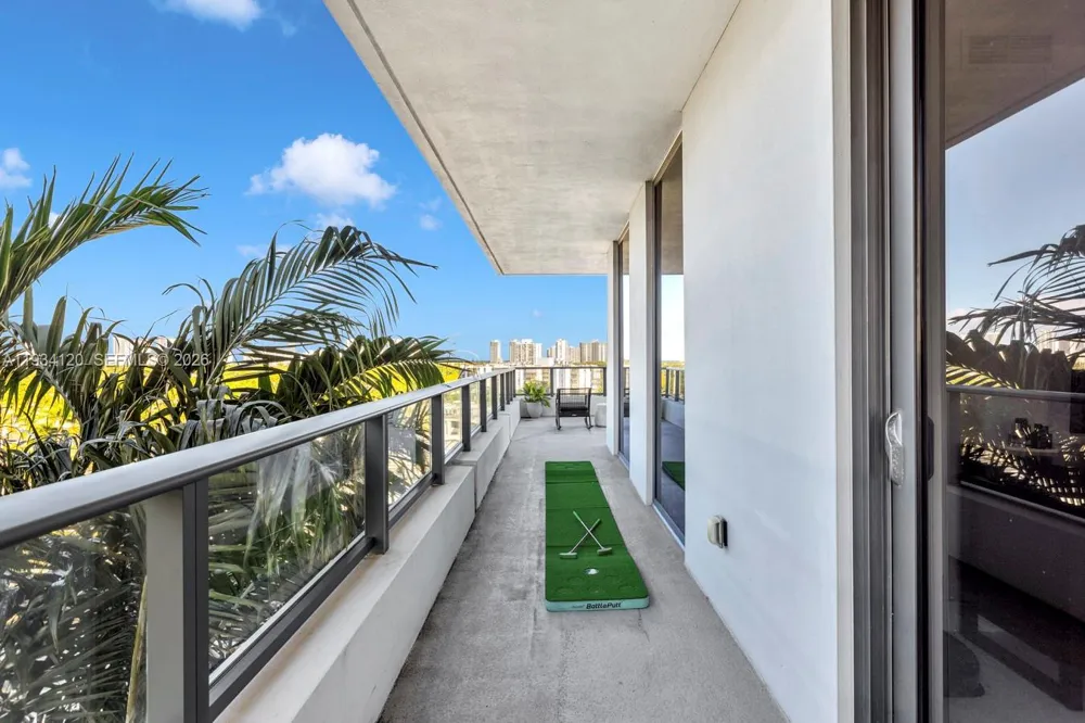 2960 NE 207 St #810 Aventura, FL 33180