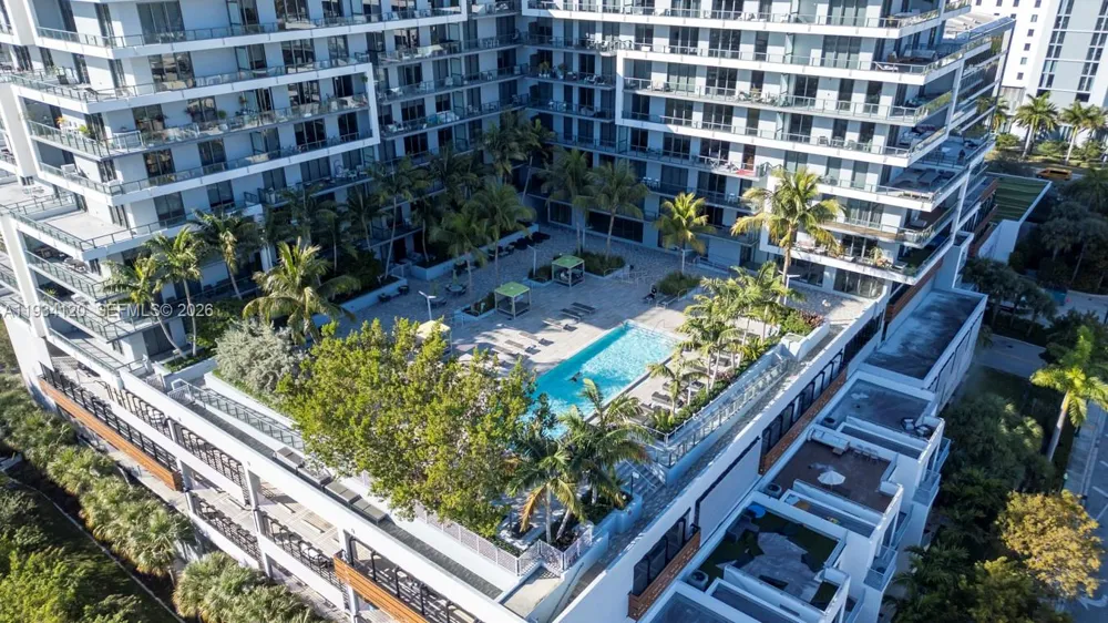 2960 NE 207 St #810 Aventura, FL 33180