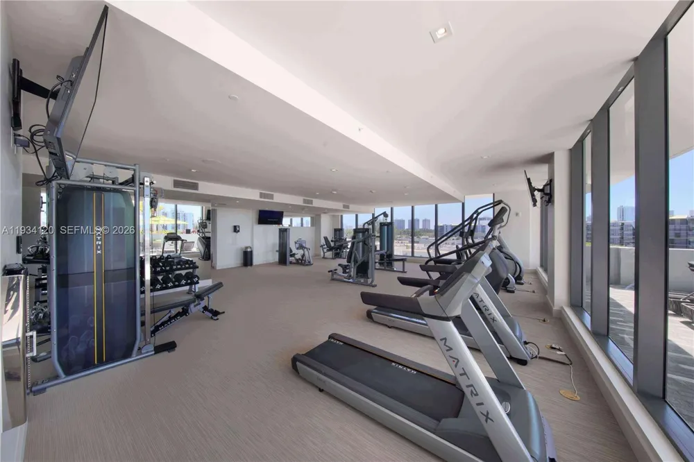 2960 NE 207 St #810 Aventura, FL 33180