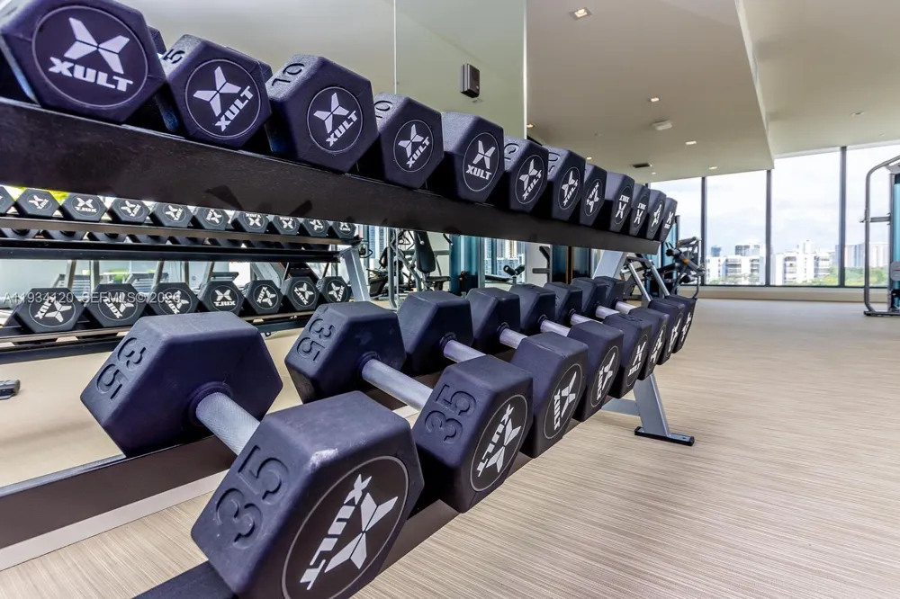 2960 NE 207 St #810 Aventura, FL 33180