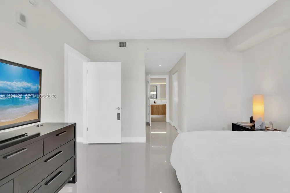 2960 NE 207 St #810 Aventura, FL 33180