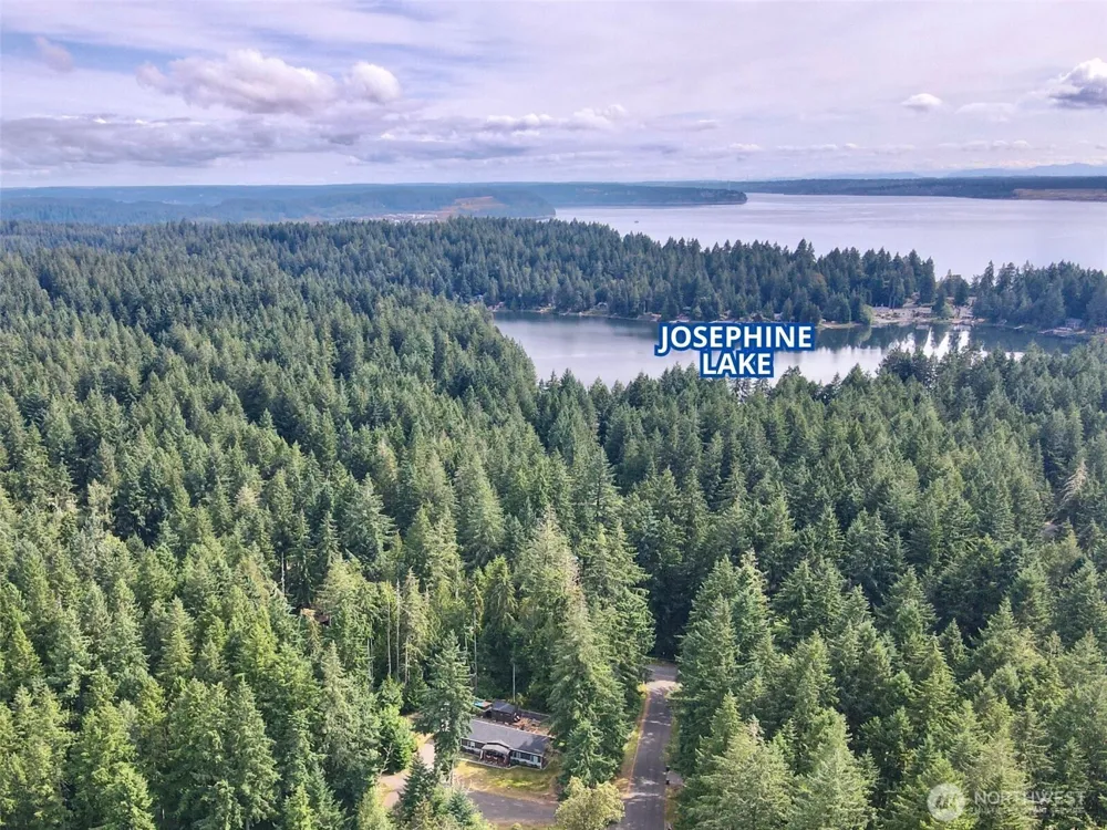12914 E 101st Street Ct Anderson Island, WA 98303