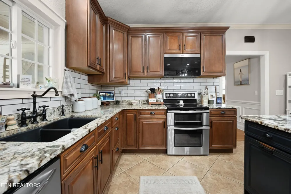 1913 E Union Valley Rd Seymour, TN 37865