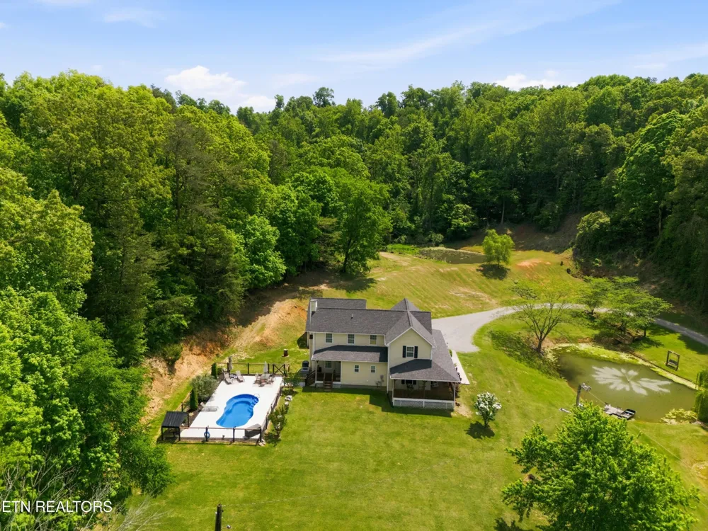 1913 E Union Valley Rd Seymour, TN 37865