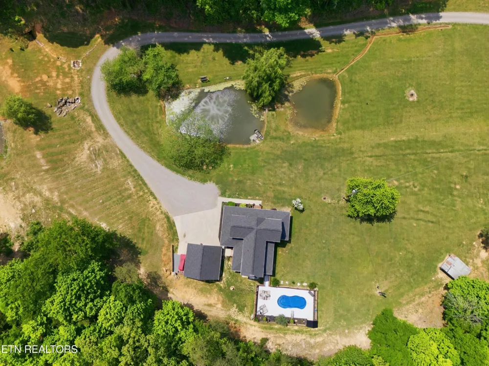 1913 E Union Valley Rd Seymour, TN 37865