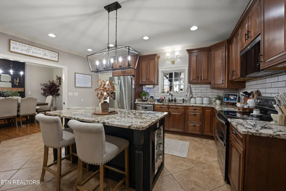 1913 E Union Valley Rd Seymour, TN 37865