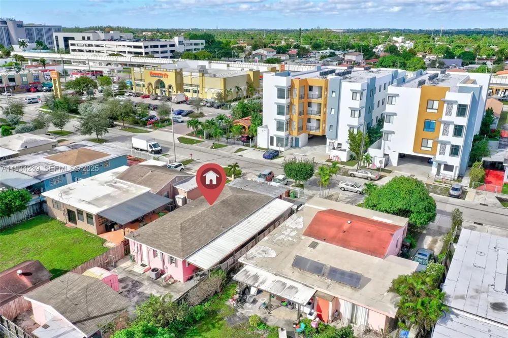 854 E 24th St Hialeah, FL 33013