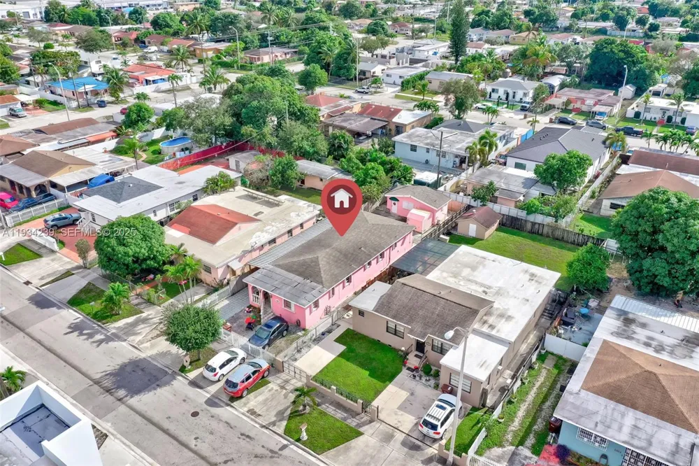 854 E 24th St Hialeah, FL 33013