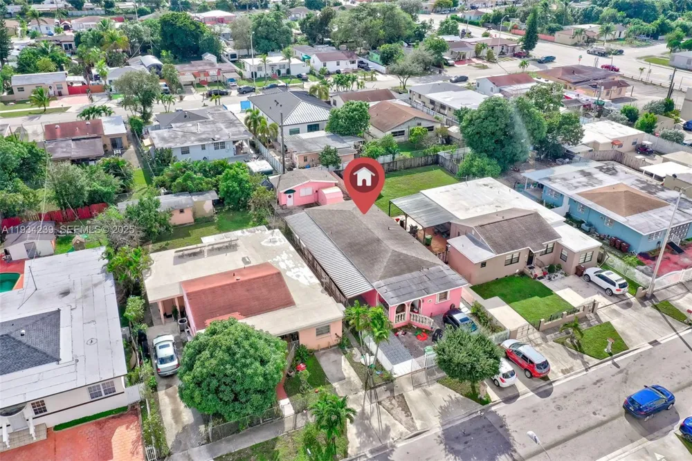 854 E 24th St Hialeah, FL 33013