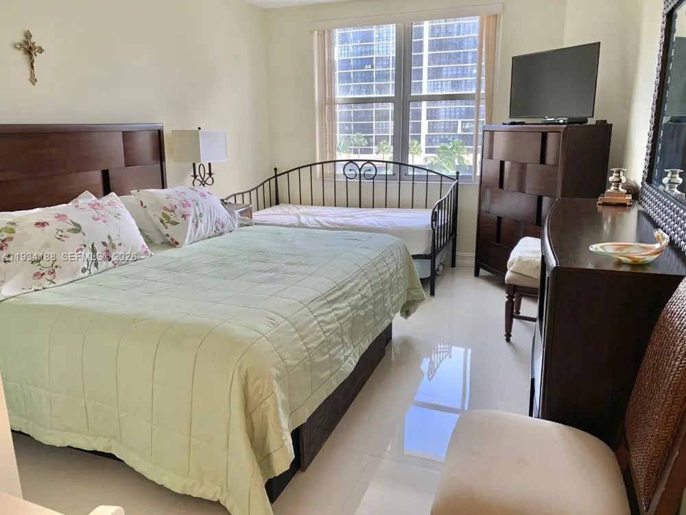 1985 S Ocean Dr #3C Hallandale Beach, FL 33009