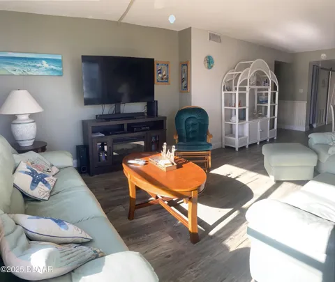 1571 S Atlantic Avenue #201