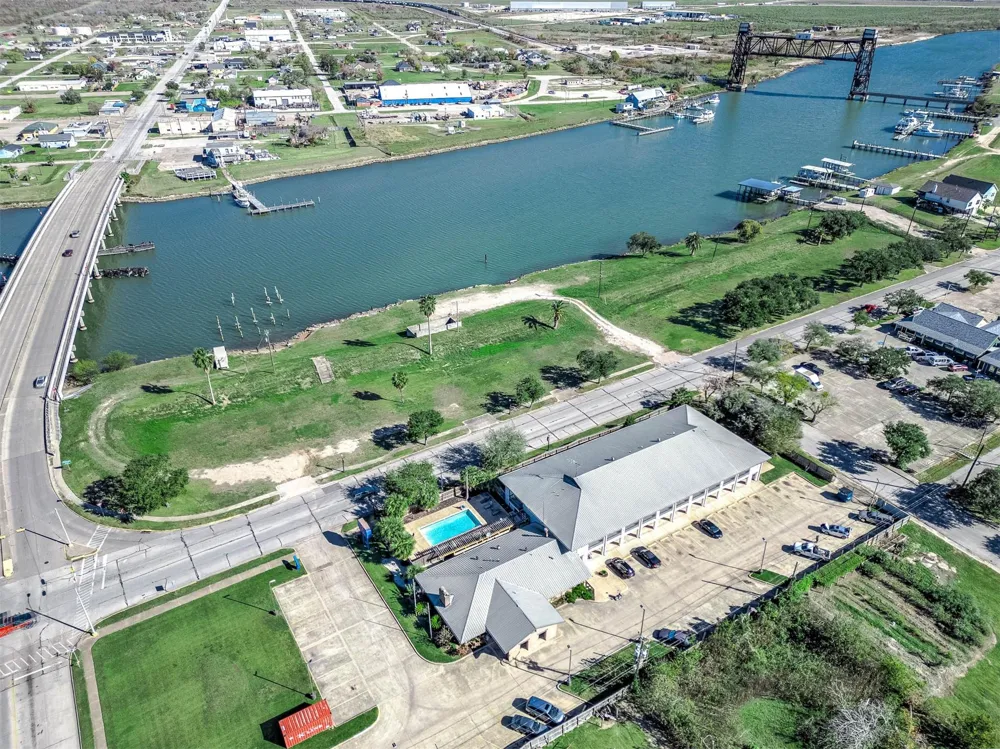 1024 W 2nd Street Freeport, TX 77541