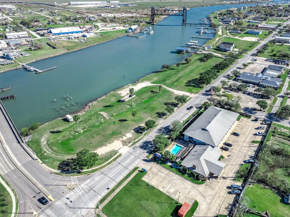 1024 W 2nd Street Freeport, TX 77541