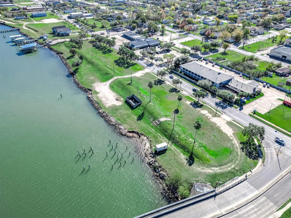 1024 W 2nd Street Freeport, TX 77541