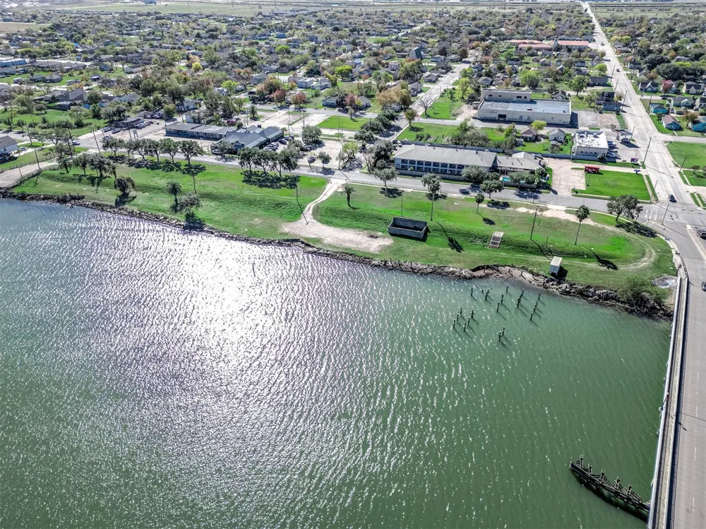 1024 W 2nd Street Freeport, TX 77541