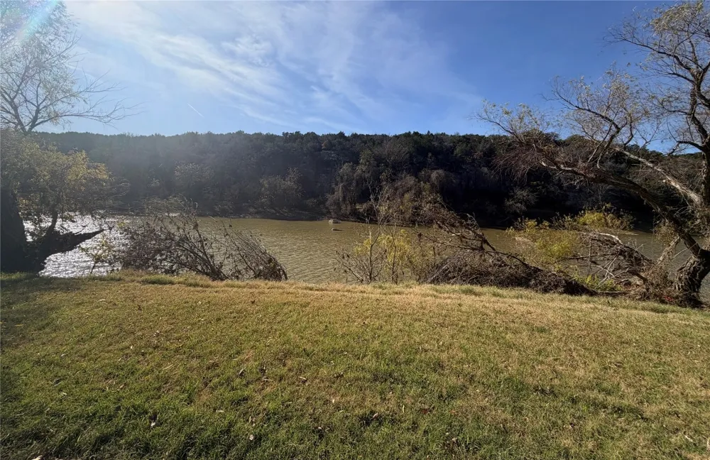 151 North River Road Lampasas, TX 76550