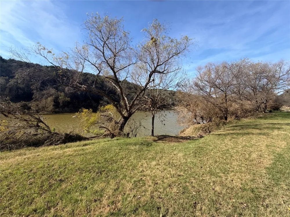 151 North River Road Lampasas, TX 76550