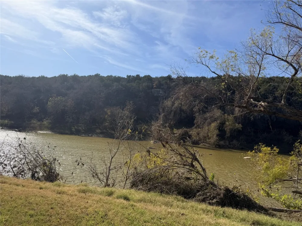 151 North River Road Lampasas, TX 76550