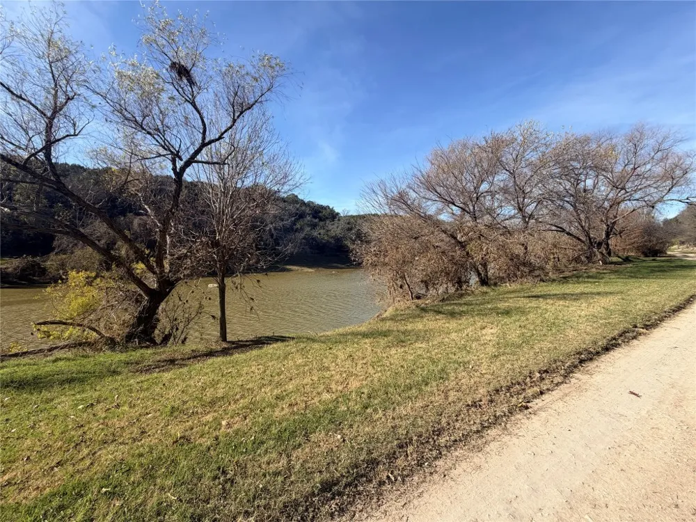 151 North River Road Lampasas, TX 76550