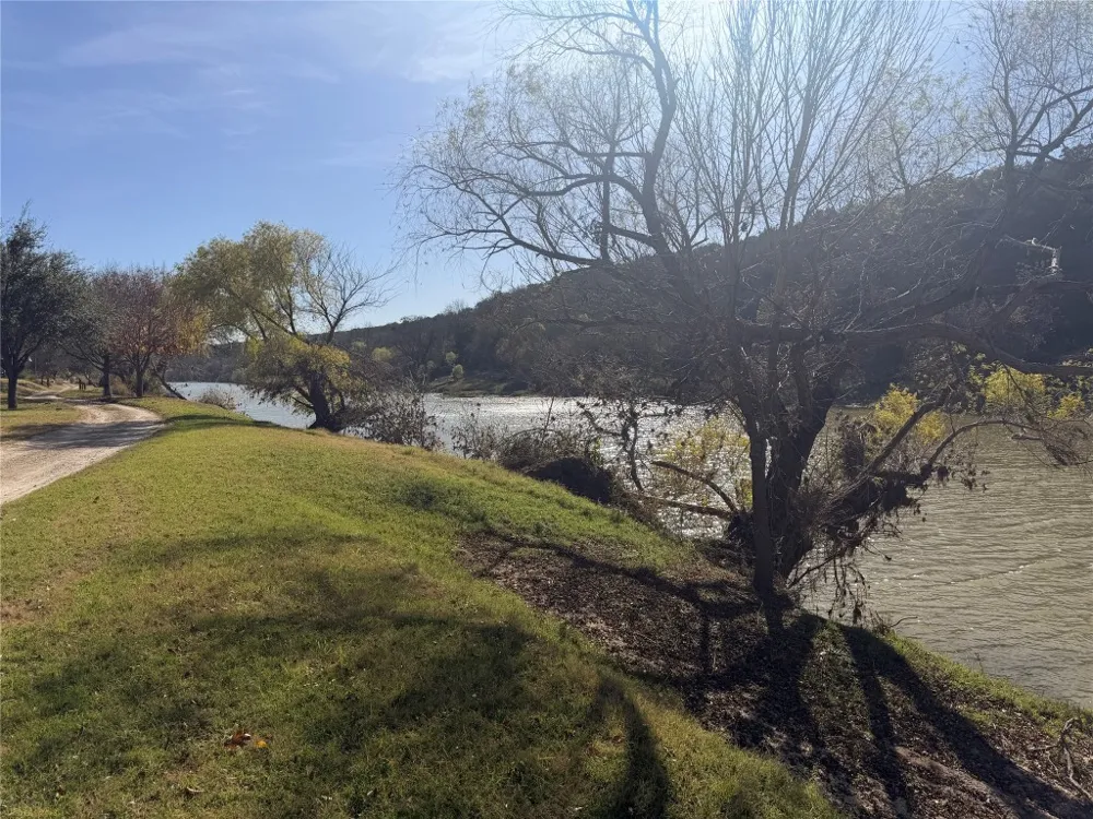 151 North River Road Lampasas, TX 76550